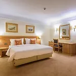 מלון Real Palacio 5*