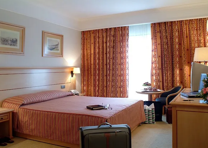 Real Palacio מלון 5*